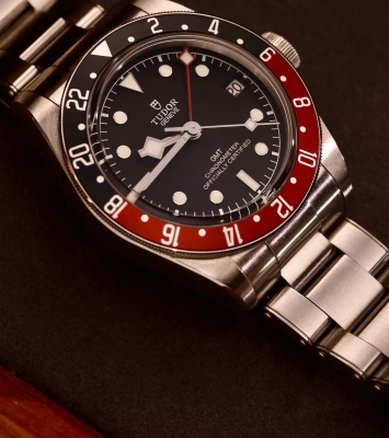 Đồng hồ Tudor BlackBay GMT