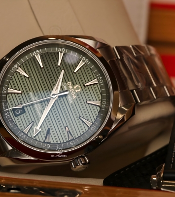 Đồng hồ Omega Aqua Terra Green