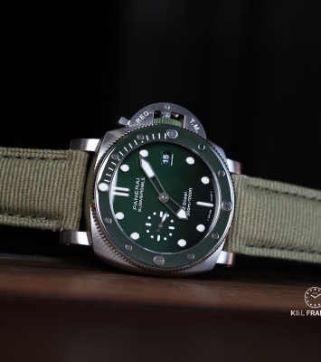 Đồng hồ Panerai Submersible Quarantaquattro Verde Smeraldo PAM1287 esteel