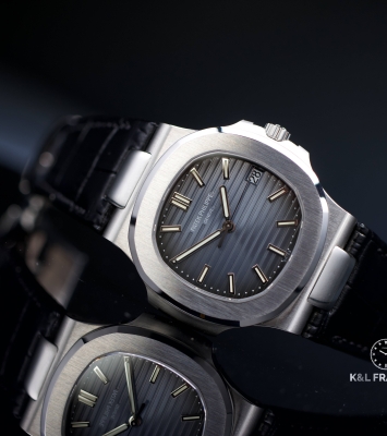 Đồng hồ Patek Philippe Nautilus 5711 Leather Band 