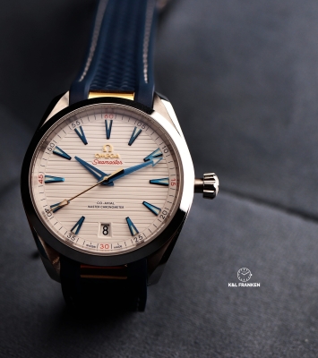 Đồng hồ Omega Aqua Terra White Blue Rubber Band