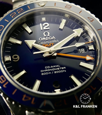 Đồng hồ Omega Planet Ocean GMT xanh navy