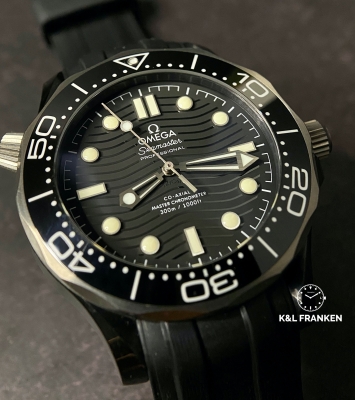 Đồng hồ Omega Seamaster 300 Ceramic