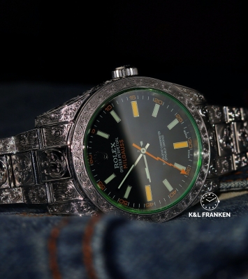 Đồng hồ Rolex Milgauss chạm khắc trên dây vỏ