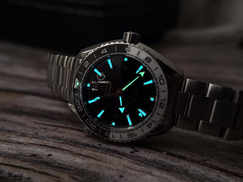 Omega luôn cải tiến mẫu mã theo thời gian